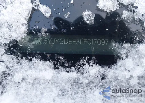 2020 Tesla Model Y Long Range Dual Motor All-Wheel Drive z USA, uszkodzony, nr VIN 5YJYGDEE3LF017097